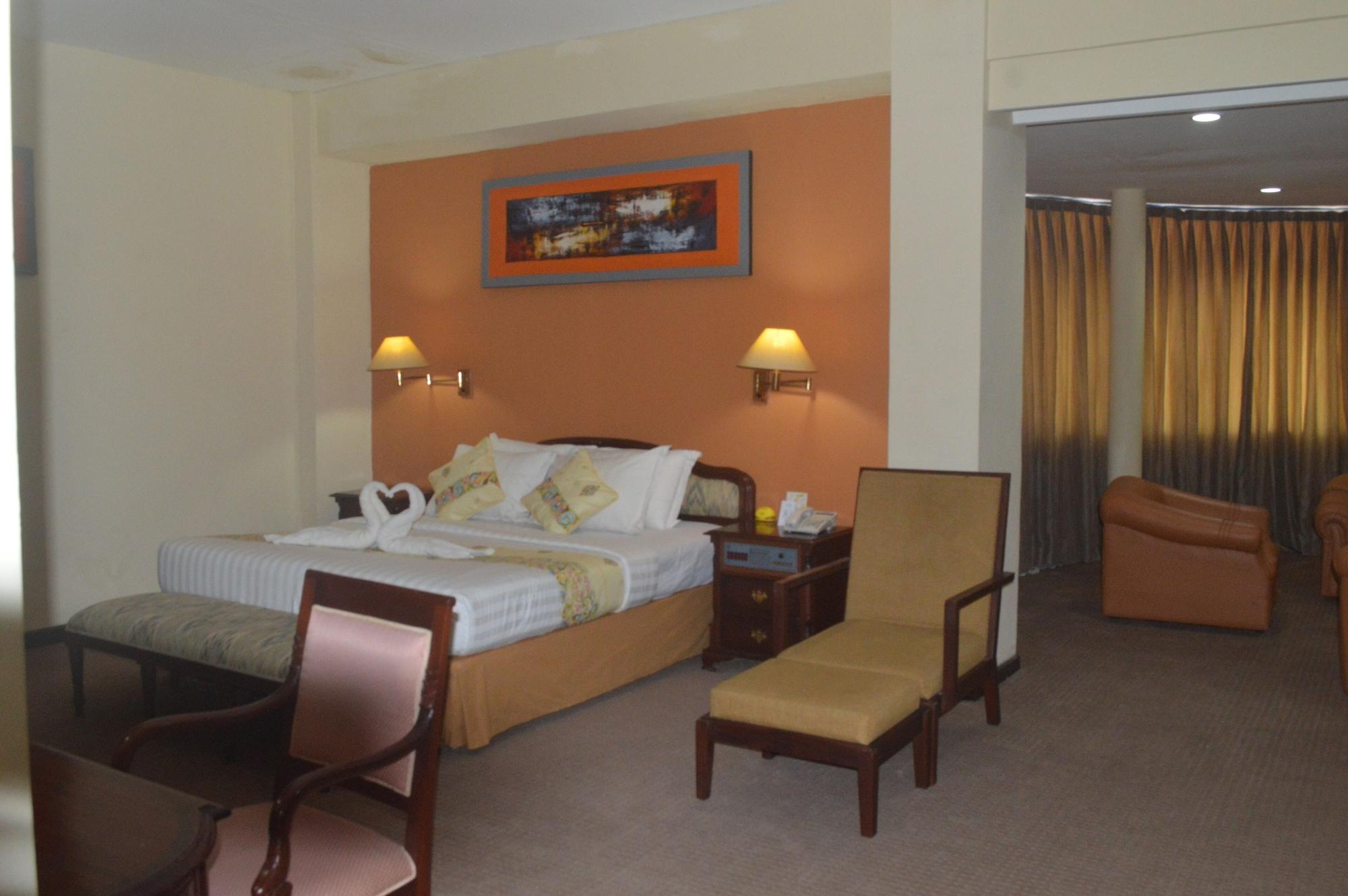 Hotel Mariat סורונג מראה חיצוני תמונה