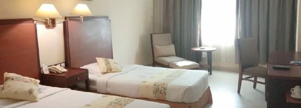 Hotel Mariat סורונג מראה חיצוני תמונה