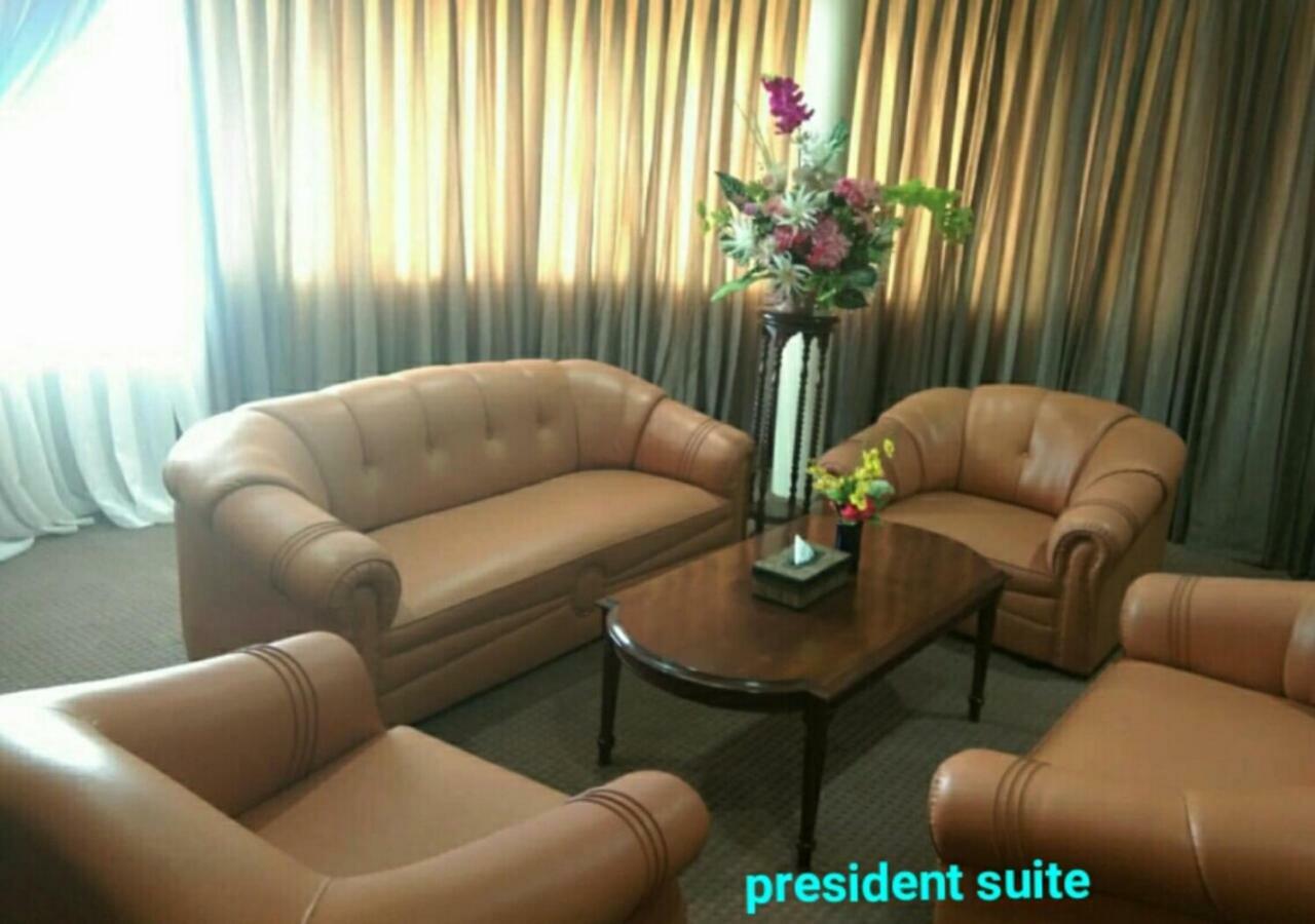 Hotel Mariat סורונג מראה חיצוני תמונה